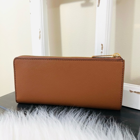 Michael Kors Jet Set Travel Large Three Quarter Zip - Picture 4 of 16